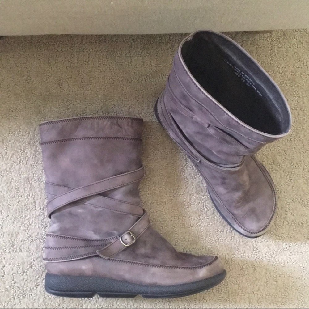 In search of Dansko Greer sz 7